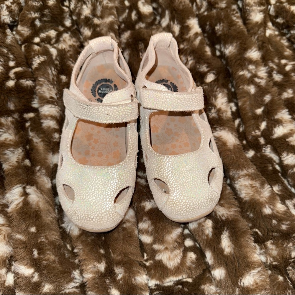 Livie and Luca Moon Opal size 9
